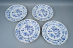 Tallrikar, 4 st, porslin, lökmönster, Meissen.