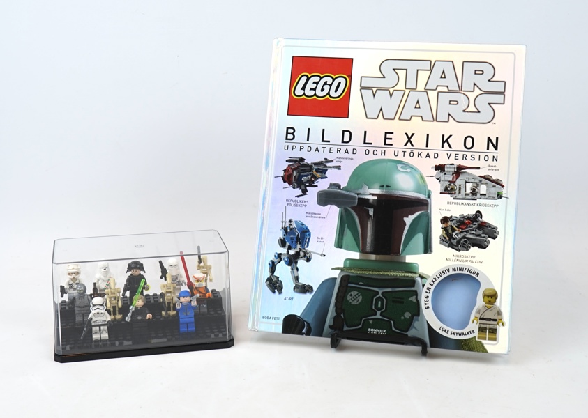 Lego Star Wars minifigurer och Lego Star Wars Bildlexikon, 13 delar.