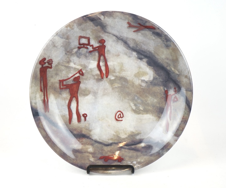 Fat, porslin, ''Från årtusende till årtusende - i tidens tecken'', Rörstrand, 2000.