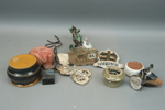 Keramik, ett parti, delvis signerat.