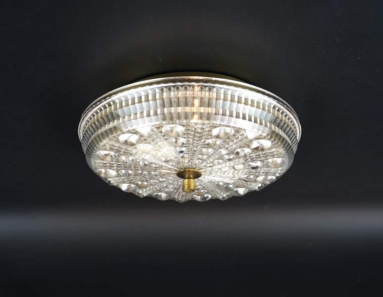 Takplafond, glas/mässing.