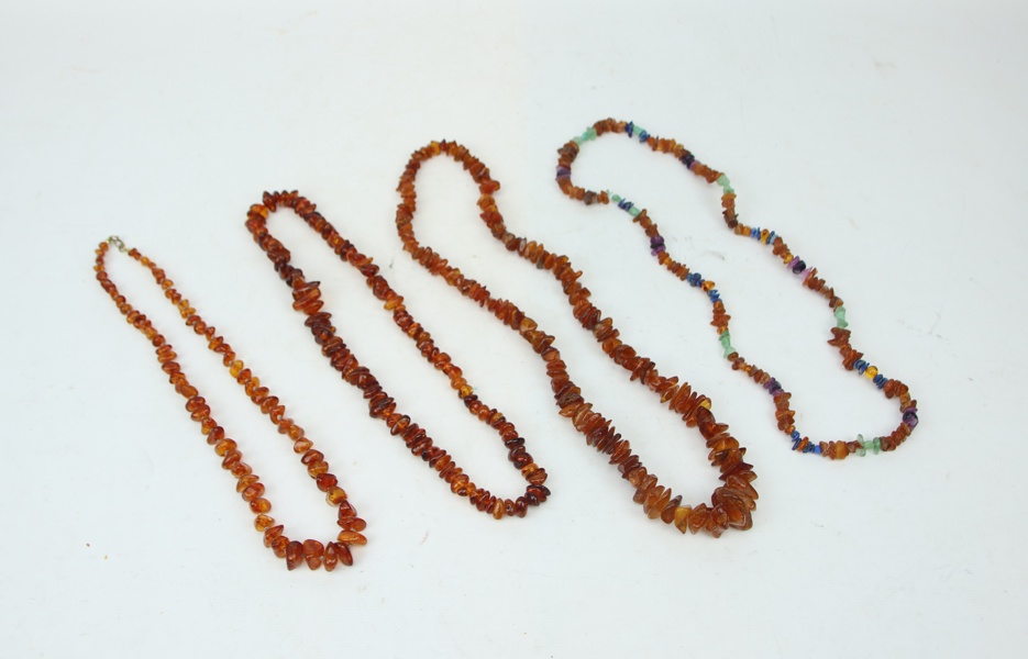 Halsband, 4 st, bärnsten m.m.