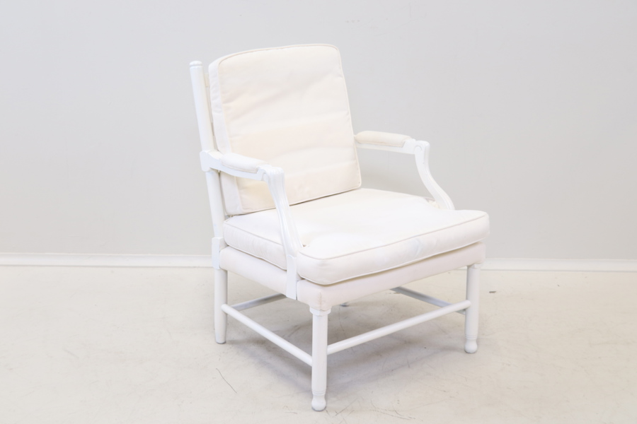 Fåtölj, Gripsholmsmodell, trä/textil, 1900-talets andra hälft.