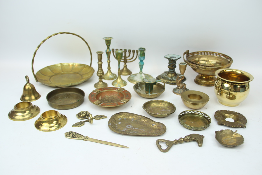 Mässingsföremål, ett parti.