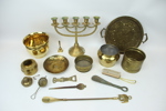 Mässingsföremål, bl.a ljusstake, ett parti.