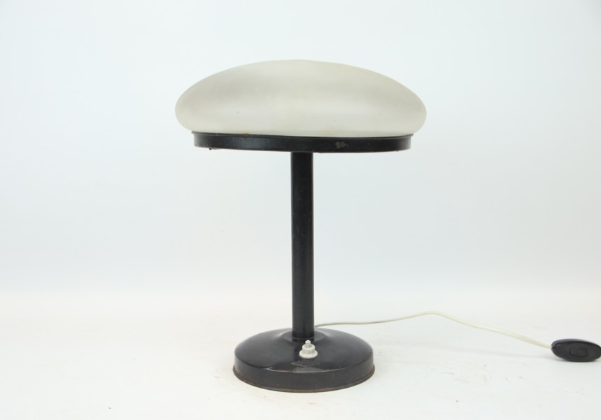 Bordslampa, Strindbergsmodell, metall/glas, Speks.