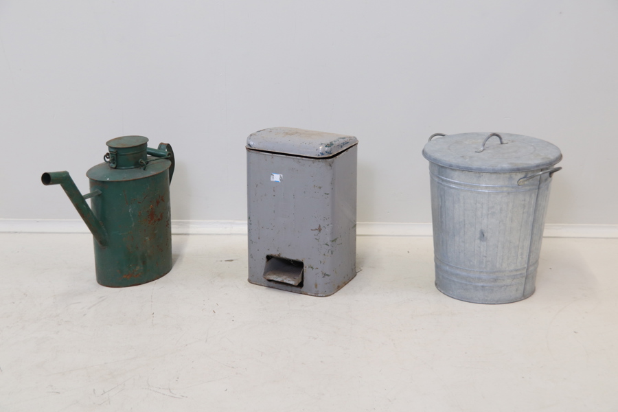 Soptunnor och vattenkanna, 2+1, metall.