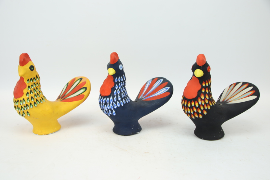 Stina Sörman, ljusstakar, "Tuppar", 3 st, gips, handmålade.