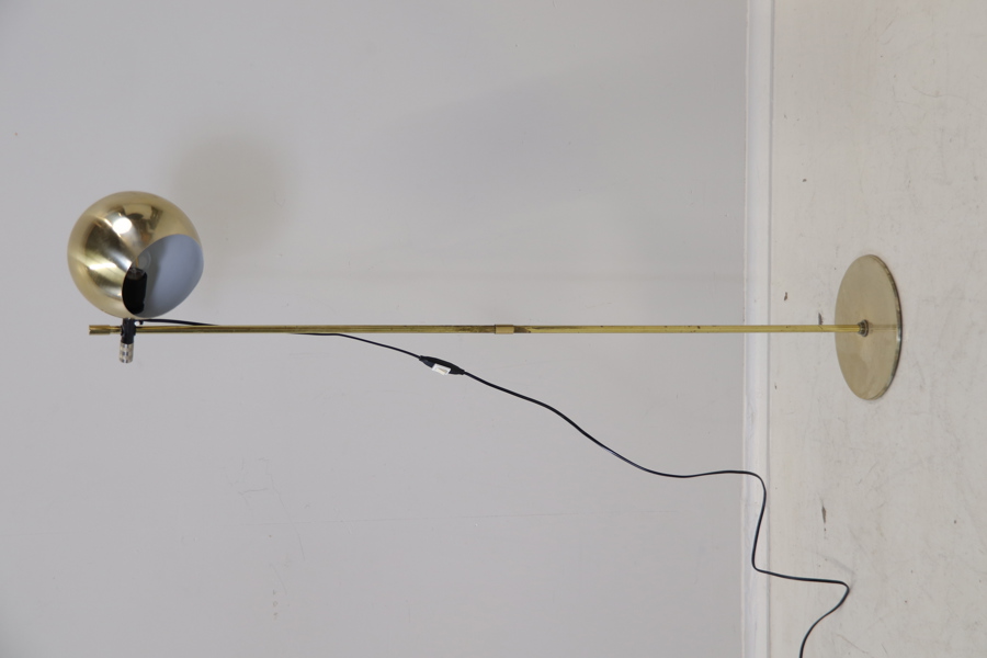 Golvlampa, justerbar, höj/sänkbar, metall.