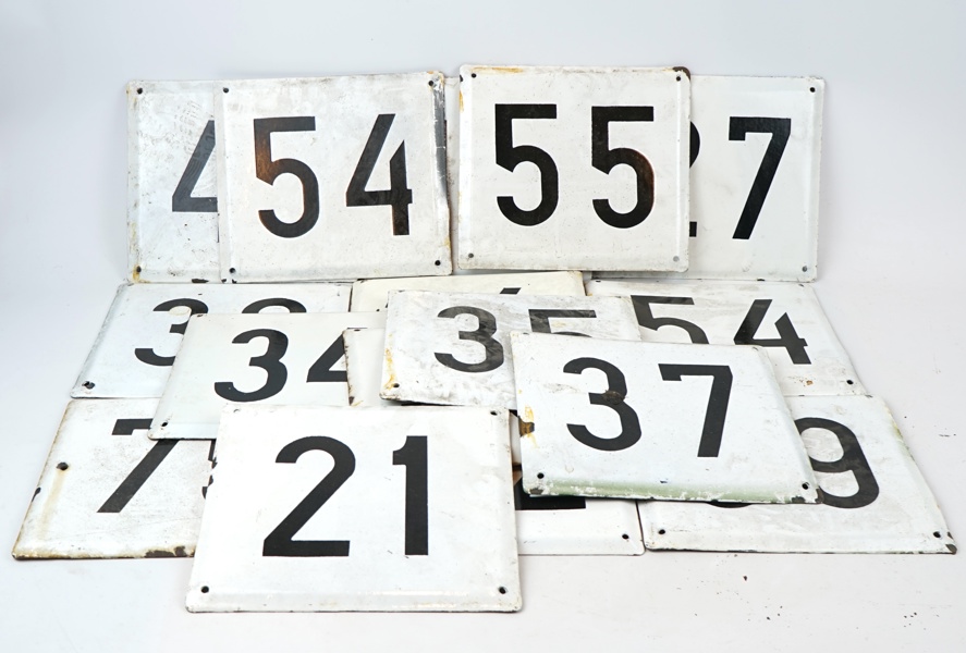 Nummerskyltar, ett parti, emaljerad metall.