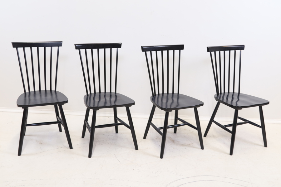 Pinnstolar, 4 st, svartlackerad trä, 1900/2000-tal.