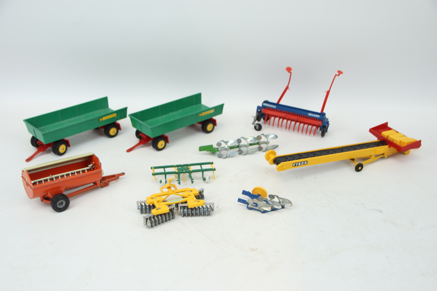 Britiains, jordbruksredskap, 9 delar, metall/plast.