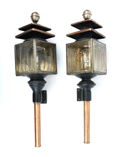 Vagnslyktor, ett par, metall/glas, 1900-talets senare hälft.