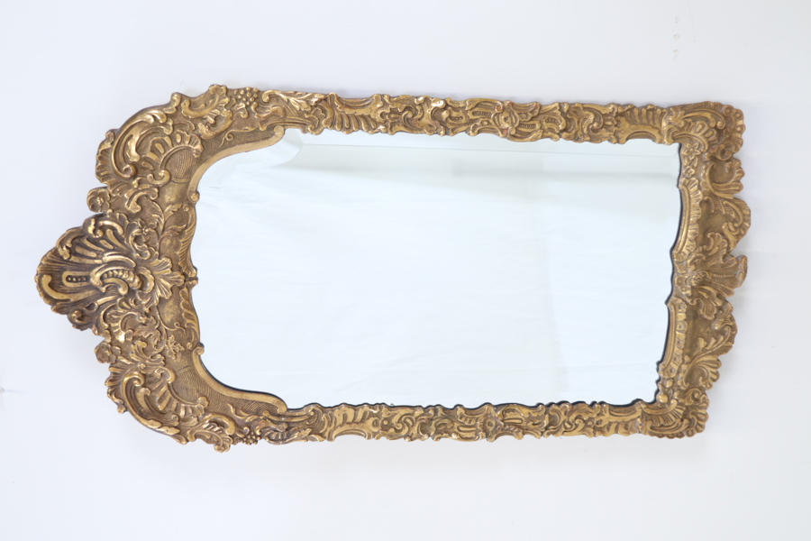 Spegel, förgylld ram.