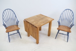 Bord med klaff samt stolar, 1+2 st, trä.