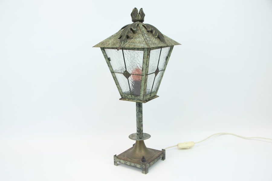 Bordslampa, metall/glas.