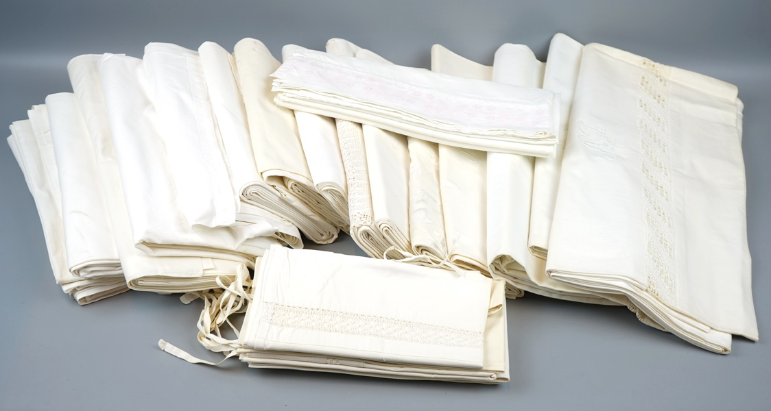 Lakan och örngott, ett parti, linne.