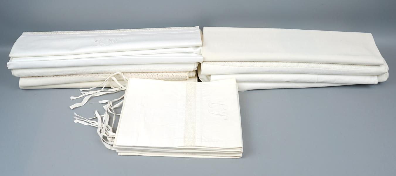 Lakan och örngott, ett parti, linne.