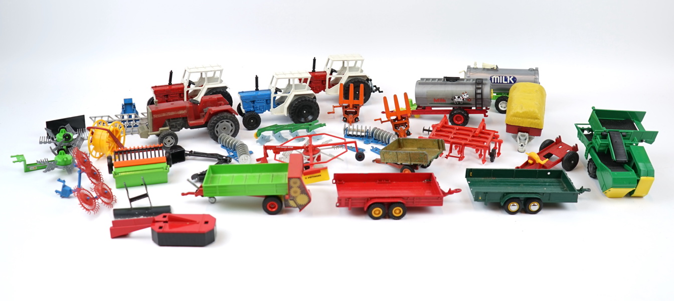 Leksakstraktorer m.m, ett parti, bl.a Lone Star.