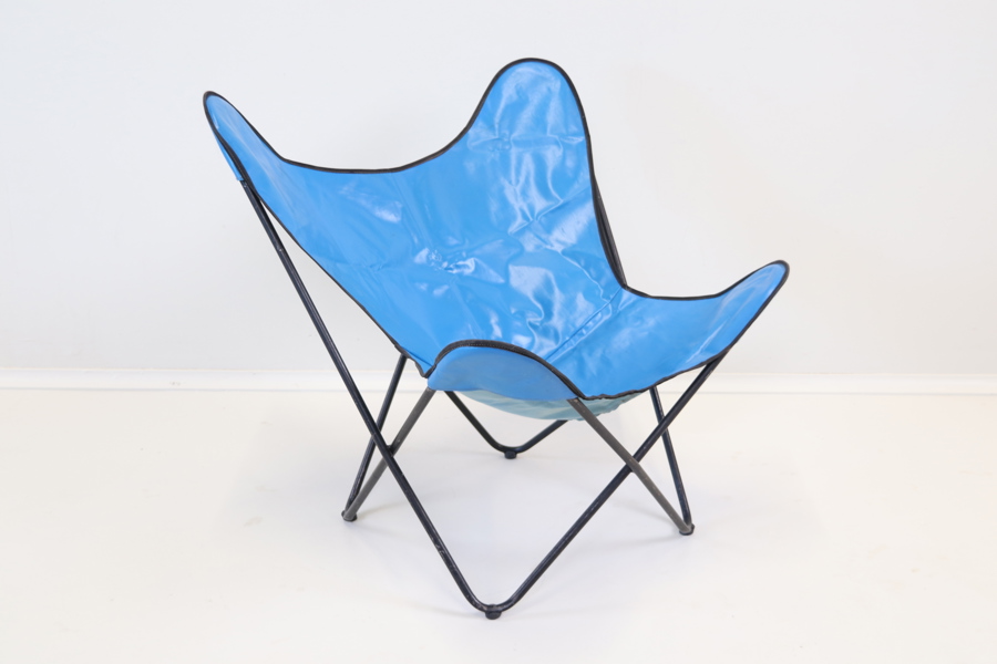 Fladdermusfåtölj, galon/lackerad stålram, 1900-talets mitt.