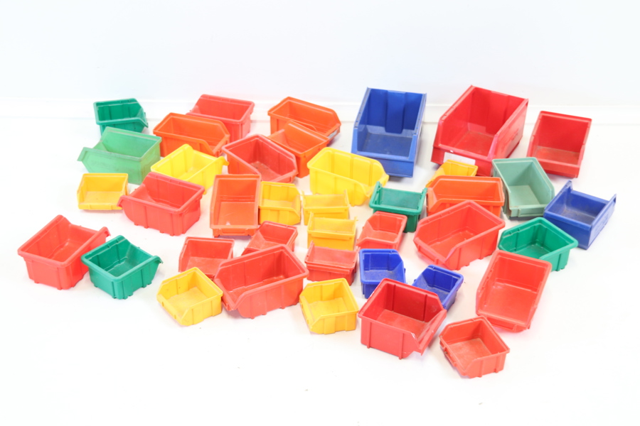 Sortimentaskar, plast, bl.a Perstorp Form och Schäfer.