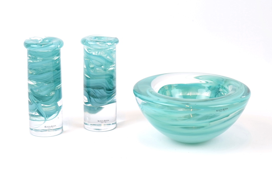 Anna Ehrner, ljusstakar och skål, 3 delar, glas, ''Atoll'', Kosta Boda.