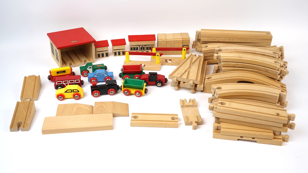 Tågbana, ett parti, trä, Brio.