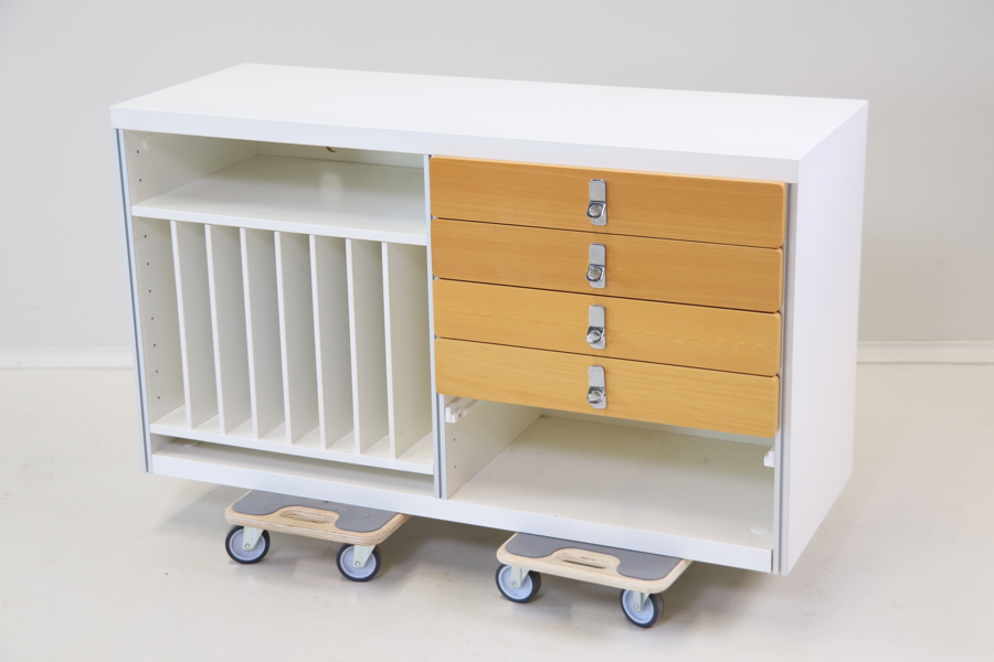 Sideboard, 4 lådor, trä.