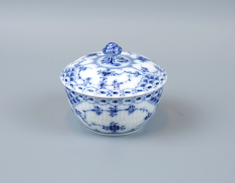 Musselmalet, sockerskål, porslin, ''Halvblond'', Royal Copenhagen.