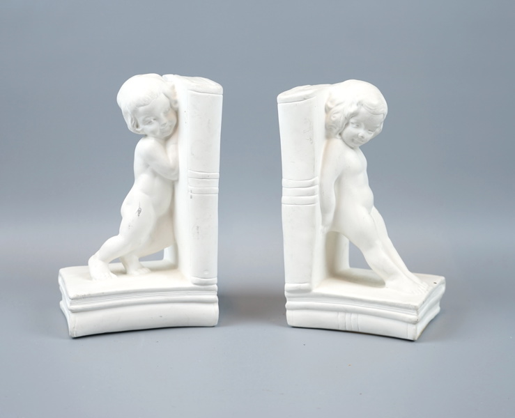 Bokstöd, ett par, gips.