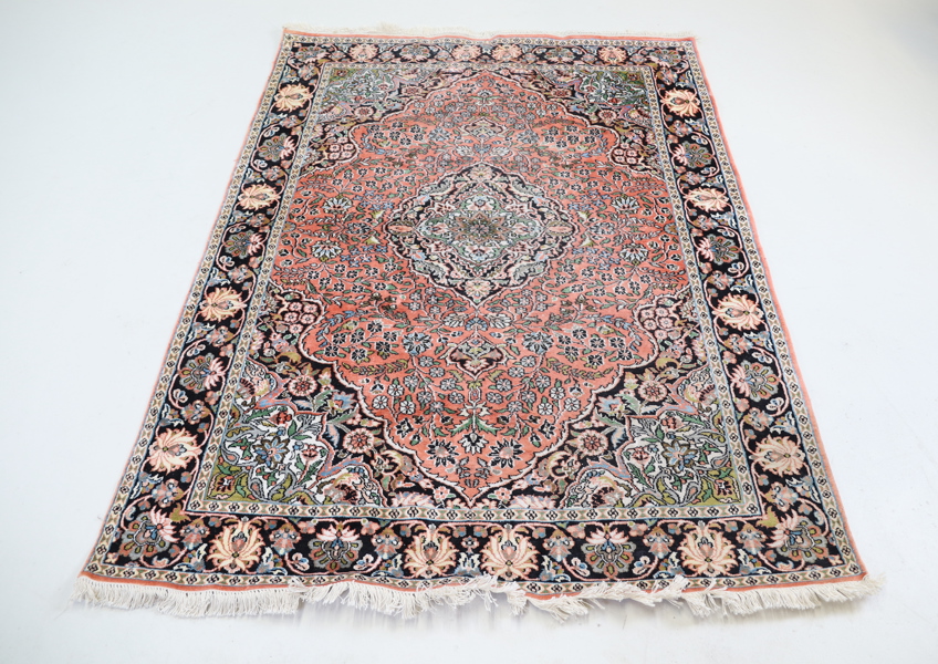 Matta, orientalisk, handknuten, ull.