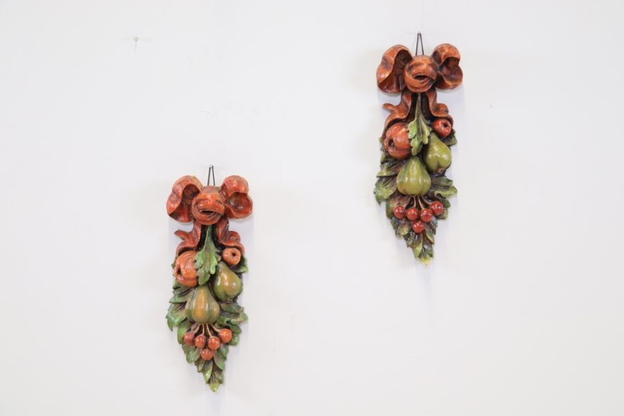 Dekorelement, ett par, vax, Italien.