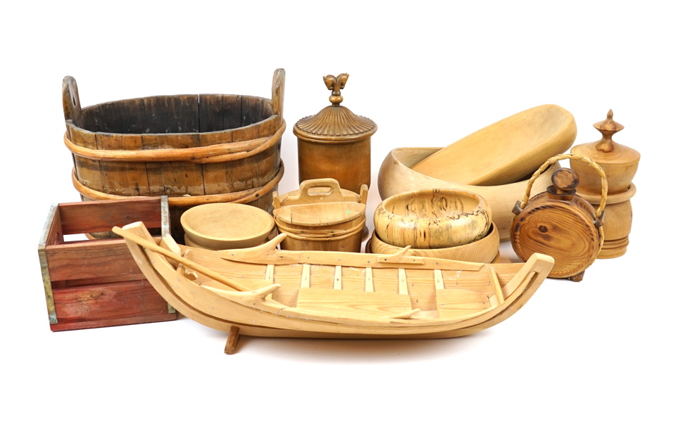 Skålar m.m, ett parti, trä.