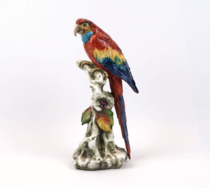 Guido Cacciapuoti, figurin, porslin, papegoja, Neapel, 1900-tal.