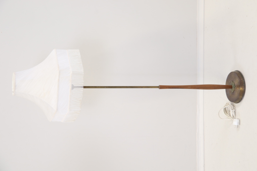 Golvlampa, metall/trä/textil.