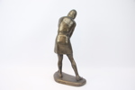 Skulptur, kvinnlig golfspelare, patinerad metall, Austin Productions, 1975.