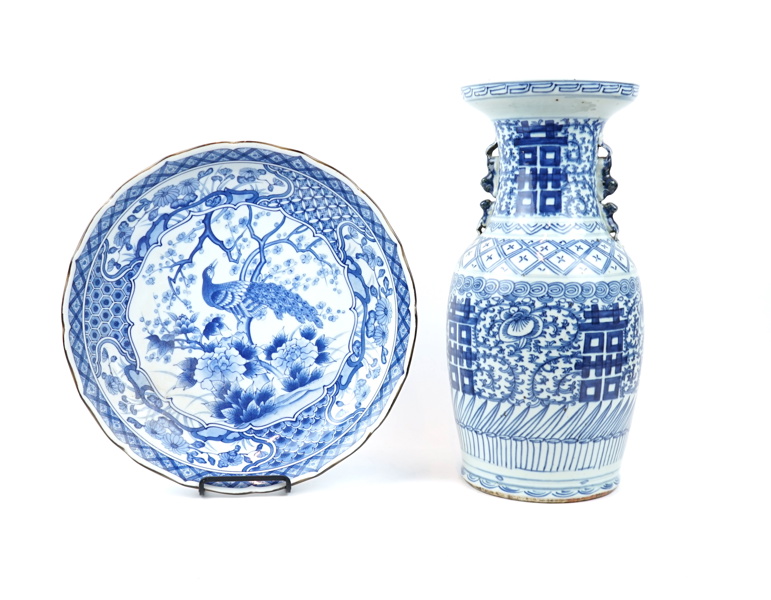 Skålfat och vas, porslin, Kina.