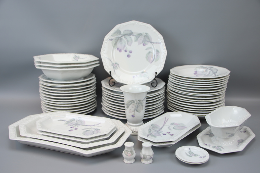 Matservis, 58 delar, porslin, "Maria Björnbär", Rosenthal, Tyskland.
