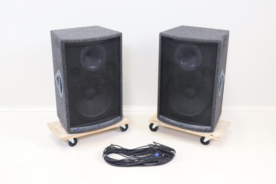 Högtalare, Alto Elvis 15, samt kablar.