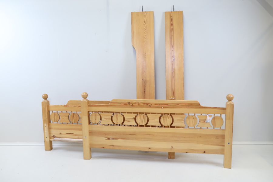 Sängram, furu, Blomkvist & Carlsson, Örsjö, 1978.