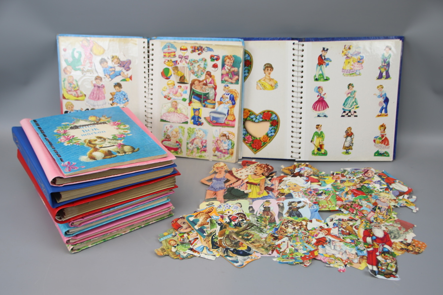 Bokmärken och klippdockor, ett parti.