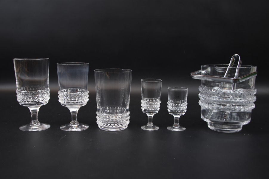 Bengt Edenfalk, glasservis, 56 delar, "Corona", Skruf Glasbruk.