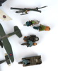 Modellflygplan och fordon, militära, ett parti.