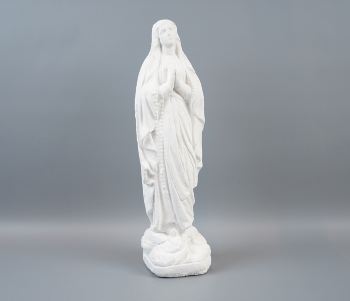 Skulptur, ''Madonna'', bemålad betong.