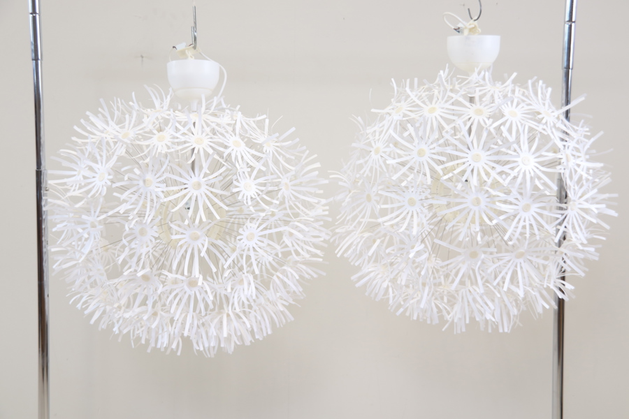 Marcus Arvonen, taklampor, 2 st, papper/metall/plast, "Maskros", IKEA.