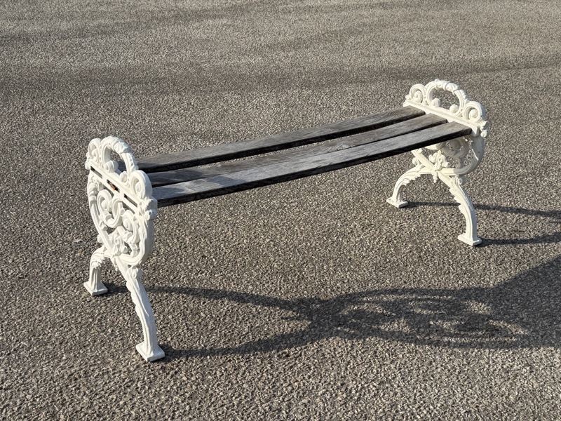 Bänk, aluminium/trä.