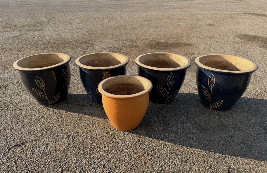 Krukor, 5 st, keramik.