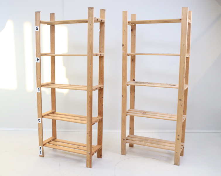 Lagerhyllor, 2 st, trä.