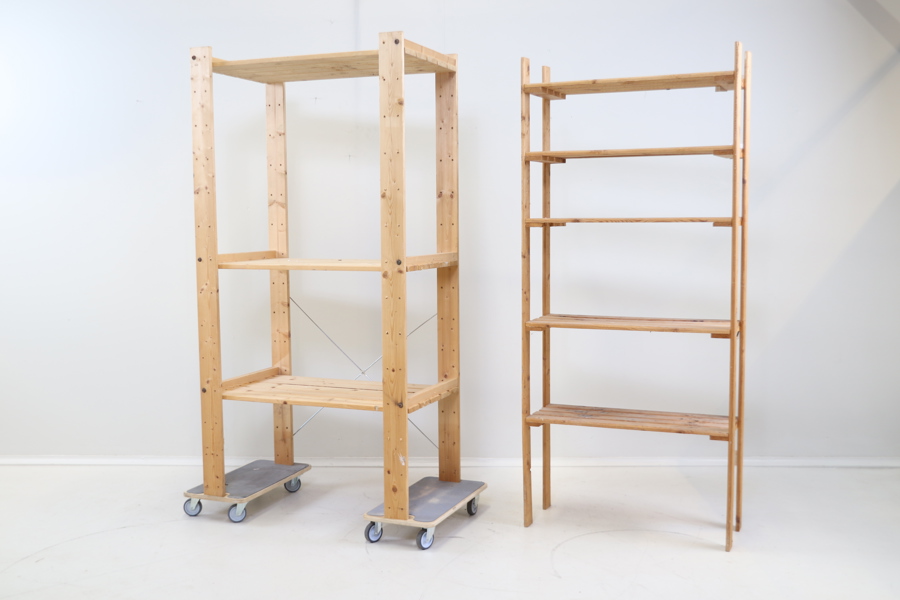 Lagerhyllor, 2 st, trä.