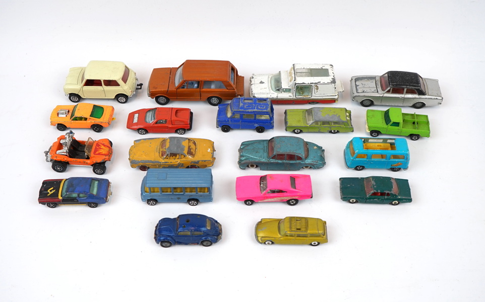 Leksaksbilar, ett parti, bl.a Matchbox och Corgi.